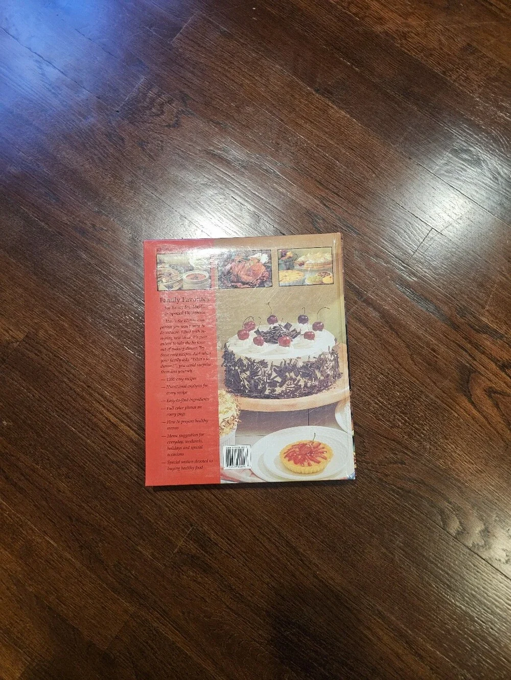 Family Favorites Cookbook - Green Cover
